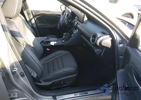 2021 Lexus Is 350 F Sport z USA, uszkodzony, nr VIN JTHGZ1E23M5019489